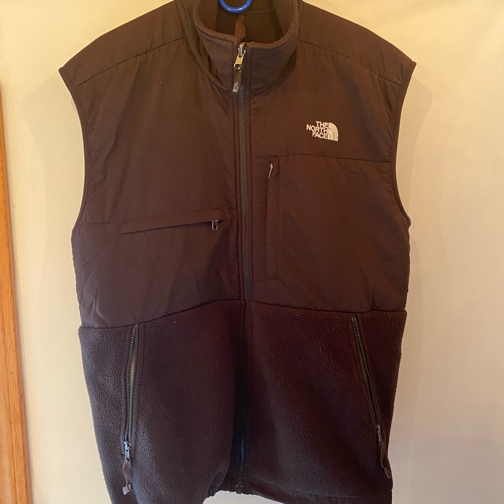 Mens large north face vest